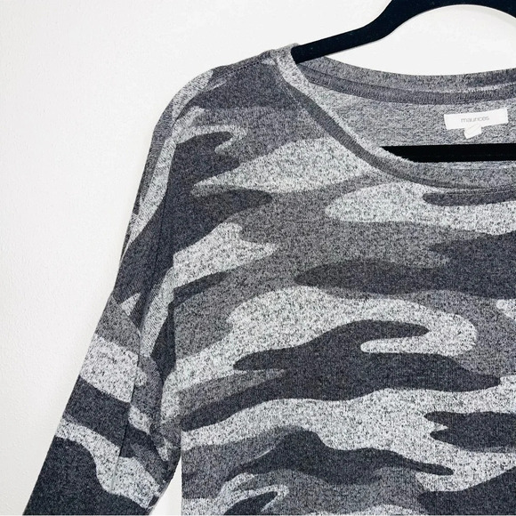 Maurices Gray Camo Brushed Straight Hem Pullover Plush Top Medium Women’s - Picture 4 of 11